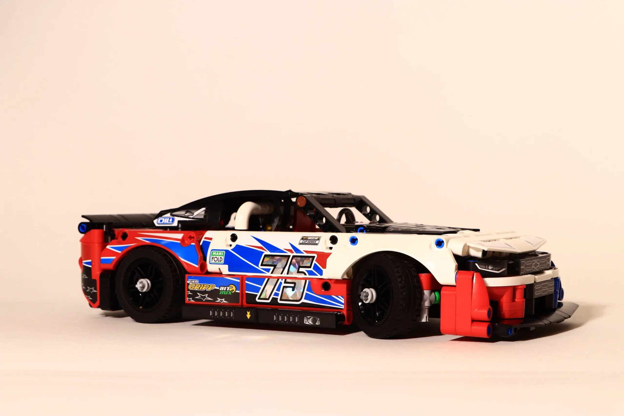 Photo produit d’une voiture LEGO avec mise en scène